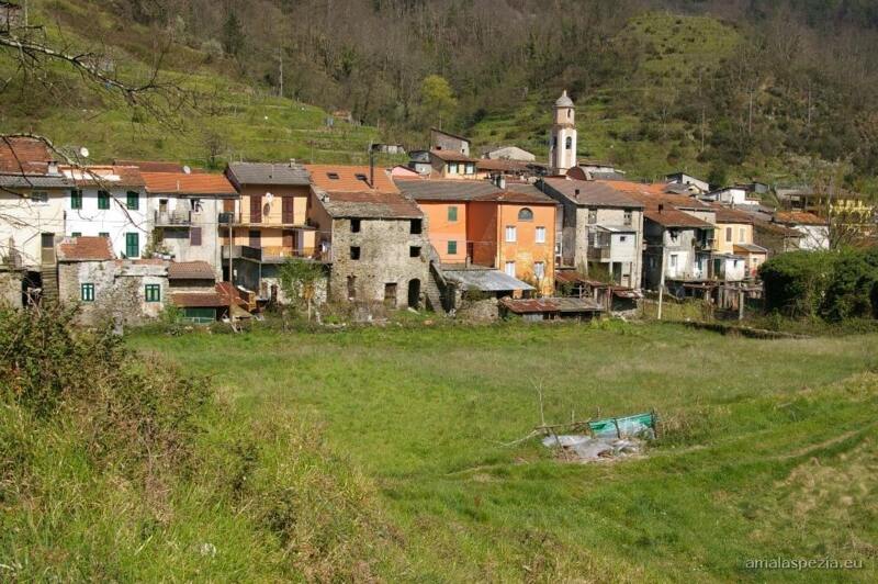 Pogliasca, Il paese